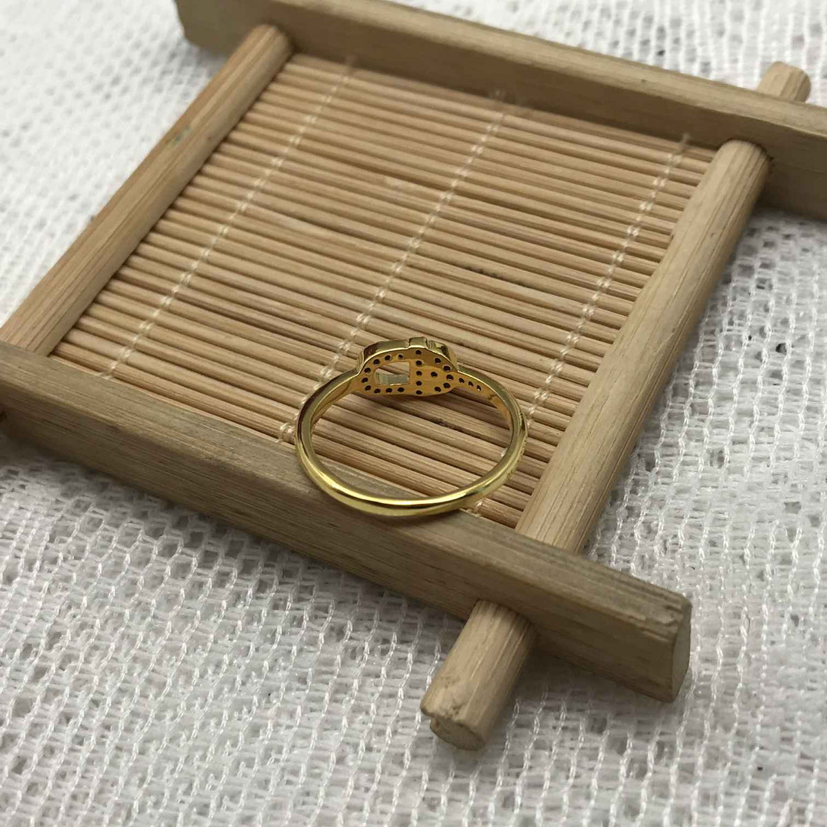 Small Ring with spinels MANIFESTO