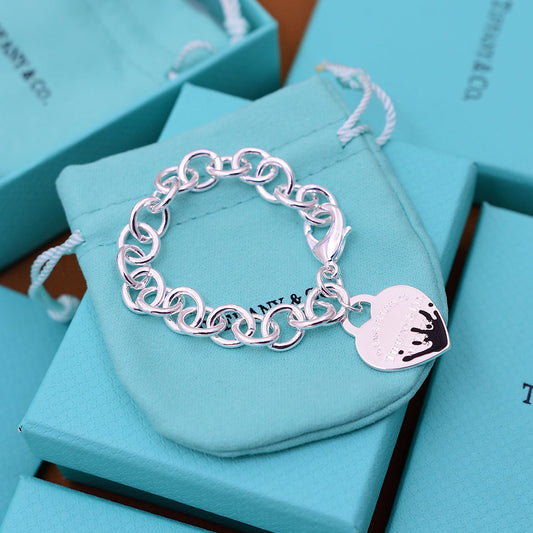 Pulsera de dije de etiqueta negra en forma de corazón de Return to Tiffany en plata esterlina