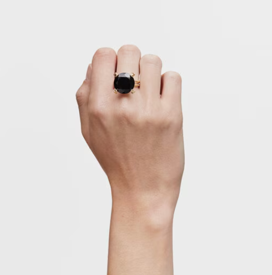 Ring with  plating over silver and onyx Cachito Mío