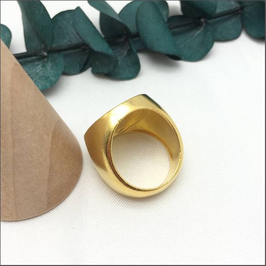 Oursin silver vermeil ring with sterling silver bear and black enamel