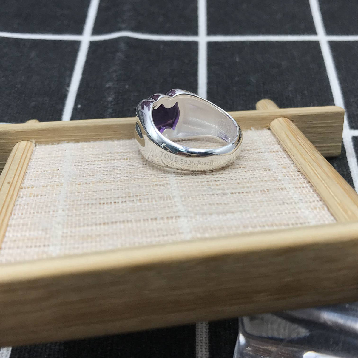 Silver and amethyst bear Signet ring Bold Motif