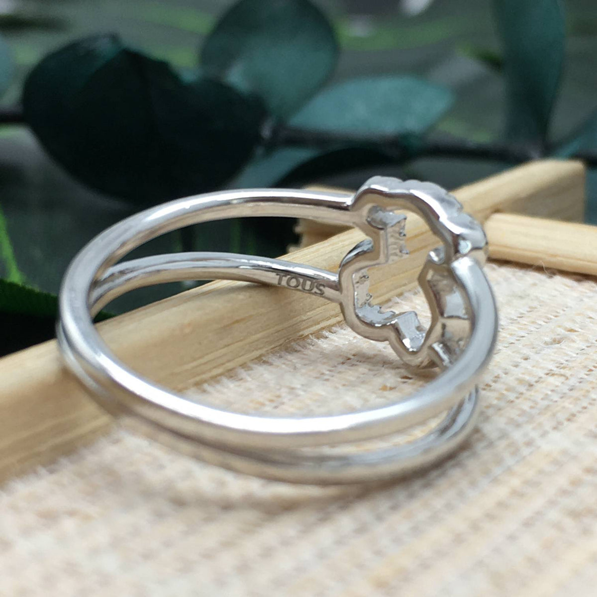 White  Silueta Ring