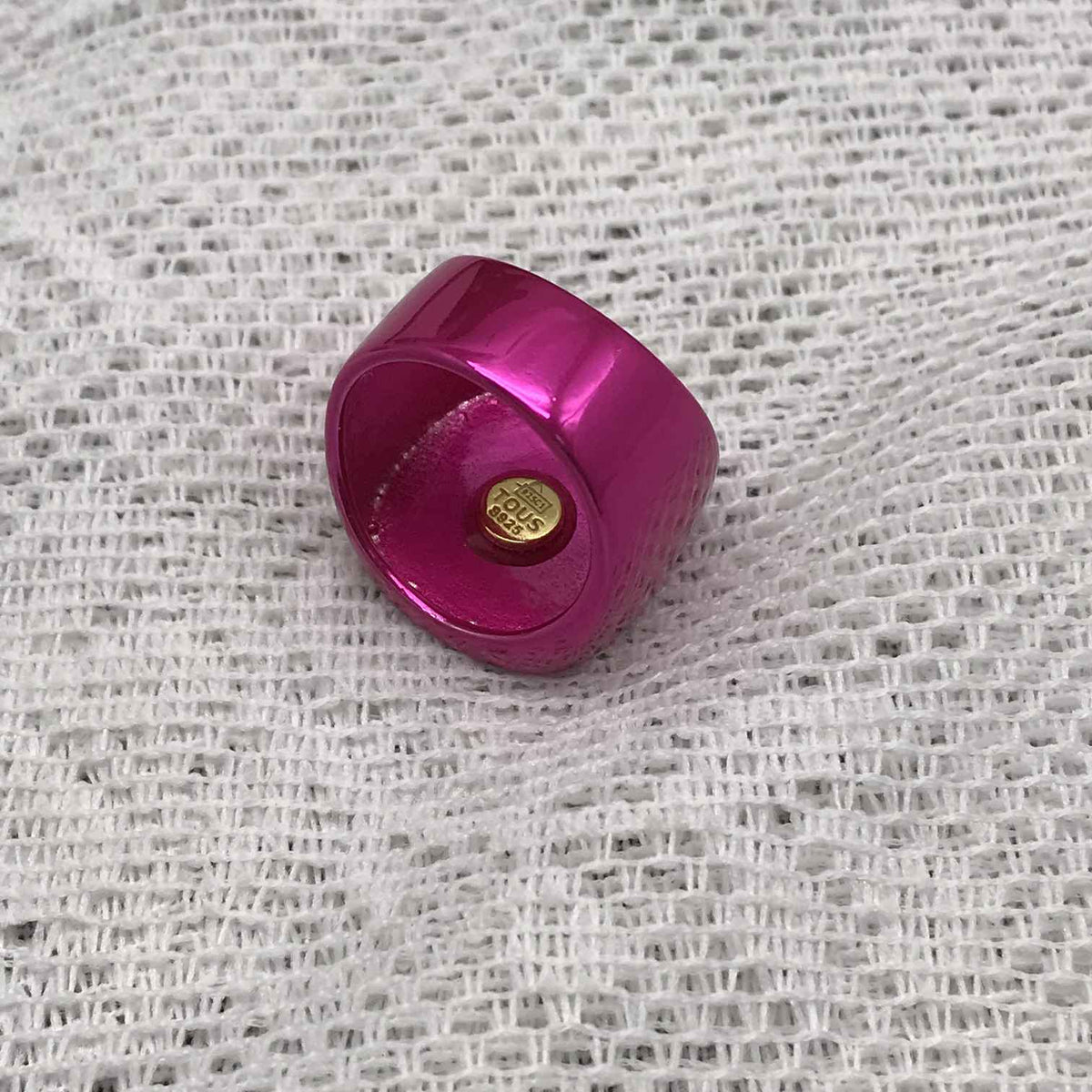 Oursin seal in fuchsia sterling silver with a central bear with  plating over silver