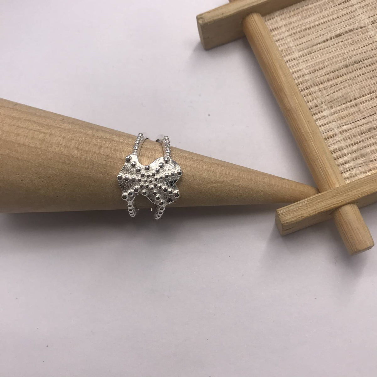 Large silver Ring with bear motif  Grain