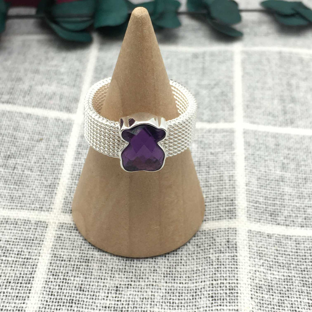 Silver  Mesh Color Ring with faceted Amethyst Bear motif